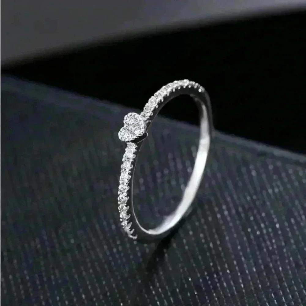 ⚠️Clearance Heart Cubic Zirconia Ring Silver (Many Sizes) - Picture 1 of 3